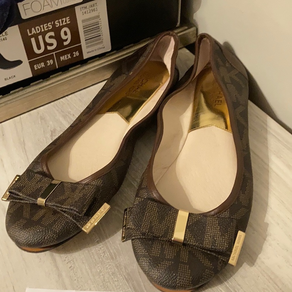 Michael Kors flats with bow